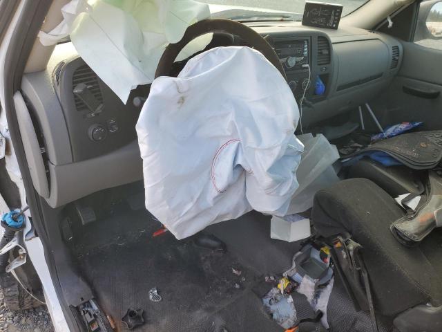 1GCPCPEX1AZ205179 - 2010 CHEVROLET SILVERADO C1500 WHITE photo 8