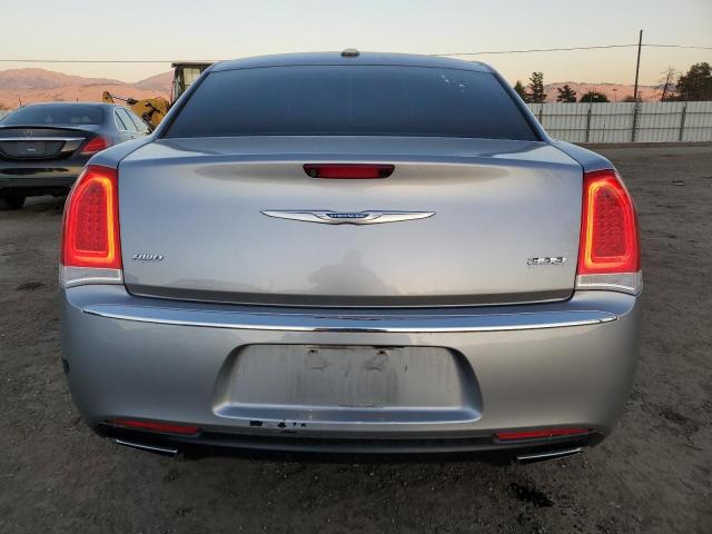 2C3CCAKGXJH216685 - 2018 CHRYSLER 300 LIMITED SILVER photo 6