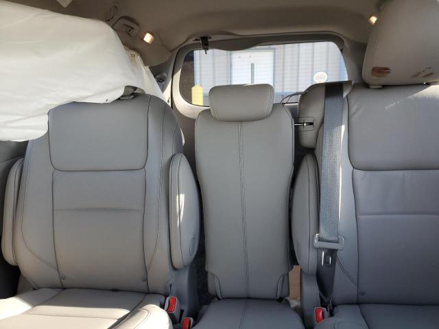 5TDYK3DC8FS644726 - 2015 TOYOTA SIENNA XLE WHITE photo 10