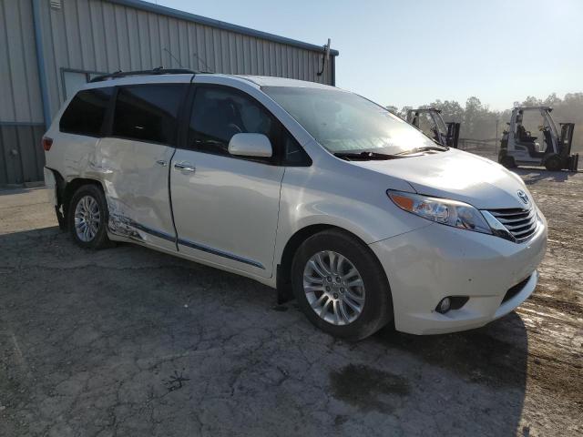 5TDYK3DC8FS644726 - 2015 TOYOTA SIENNA XLE WHITE photo 4