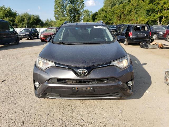 2T3WFREV0HW362872 - 2017 TOYOTA RAV4 XLE 灰色 照片 5