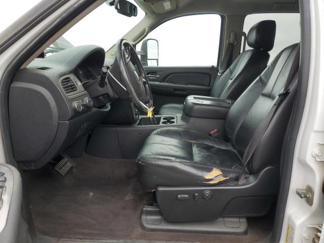 1GCHK23638F210562 - 2008 CHEVROLET SILVERADO K2500 HEAVY DUTY WHITE photo 7