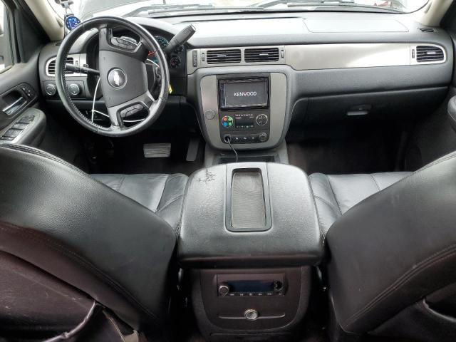 1GCHK23638F210562 - 2008 CHEVROLET SILVERADO K2500 HEAVY DUTY WHITE photo 8