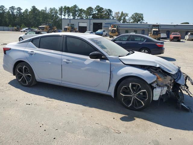 1N4BL4CV1PN415734 - 2023 NISSAN ALTIMA SR SILVER photo 4