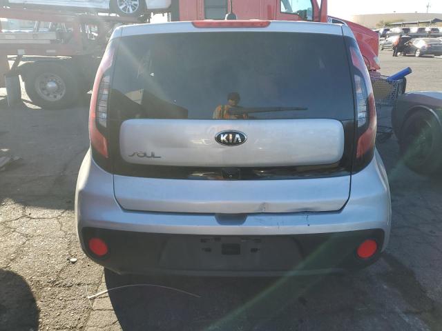 KNDJN2A27J7562780 - 2018 KIA SOUL SILVER photo 6