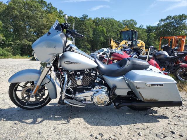 1HD1KBC18PB621255 - 2023 HARLEY-DAVIDSON FLHX SILVER photo 3