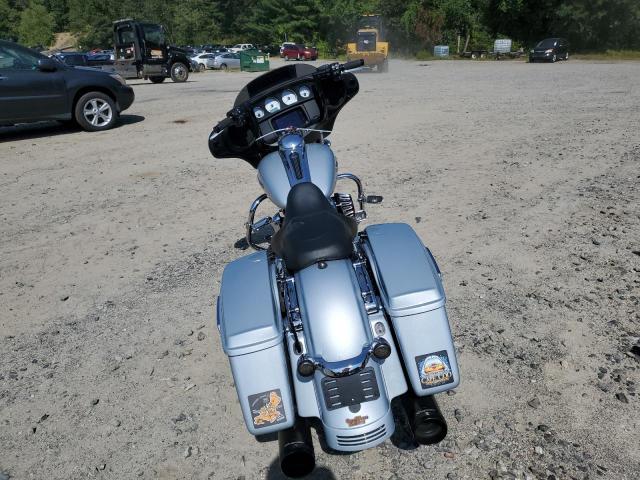 1HD1KBC18PB621255 - 2023 HARLEY-DAVIDSON FLHX SILVER photo 4