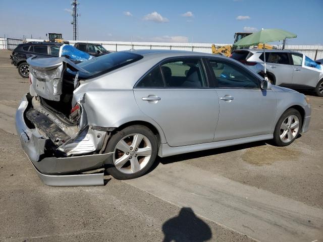 4T1BF3EK8BU150822 - 2011 TOYOTA CAMRY BASE SILVER photo 3