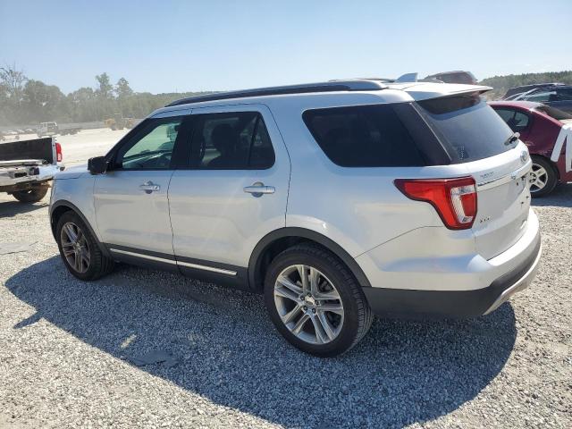 1FM5K7D83HGD79549 - 2017 FORD EXPLORER XLT Silber Foto 2