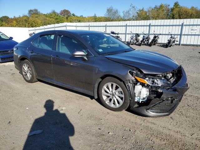 4T1C11BK8NU056696 - 2022 TOYOTA CAMRY LE GRAY photo 4