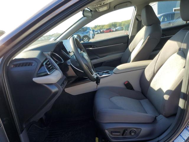 4T1C11BK8NU056696 - 2022 TOYOTA CAMRY LE GRAY photo 7
