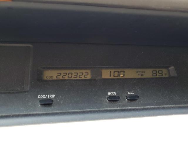 4T1BF28B94U366459 - 2004 TOYOTA AVALON XL 银色 照片 9