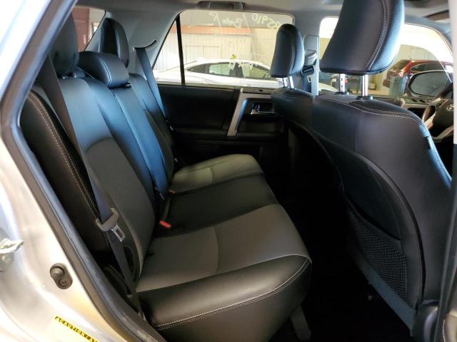 JTEBU5JRXJ5492396 - 2018 TOYOTA 4RUNNER SR5/SR5 PREMIUM ვერცხლისფერი ფოტო 11