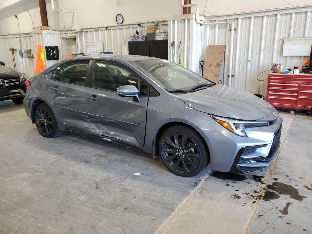 JTDBDMHE5RJ009109 - 2024 TOYOTA COROLLA LE GRAY photo 4