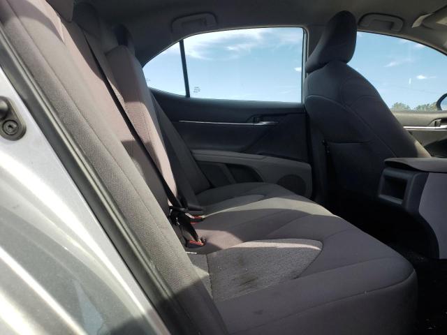 4T1C11BK1MU023988 - 2021 TOYOTA CAMRY LE SILVER photo 10