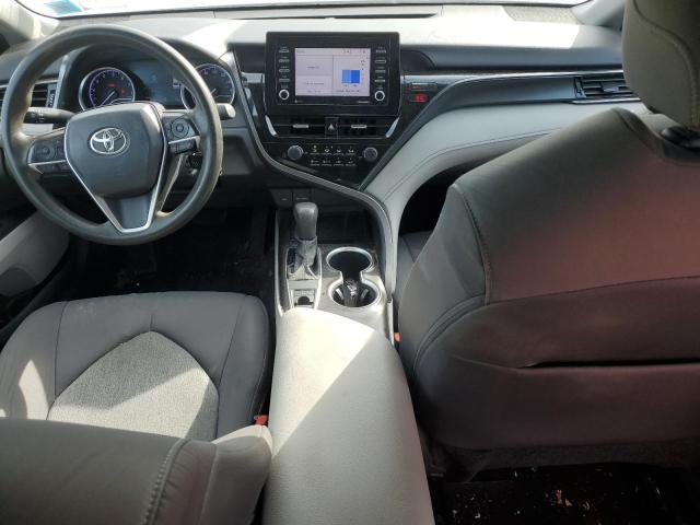 4T1C11BK1MU023988 - 2021 TOYOTA CAMRY LE SILVER photo 8