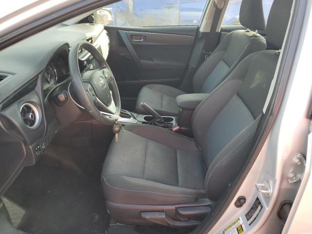 2T1BURHE0JC052138 - 2018 TOYOTA COROLLA L ვერცხლისფერი ფოტო 7