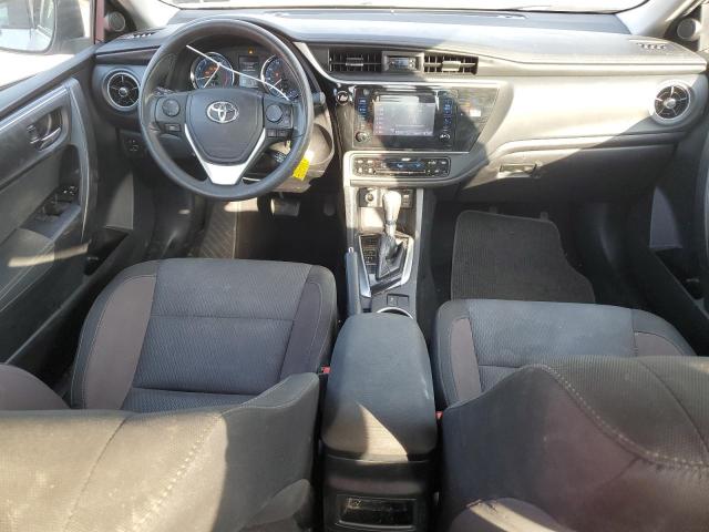 2T1BURHE0JC052138 - 2018 TOYOTA COROLLA L ვერცხლისფერი ფოტო 8