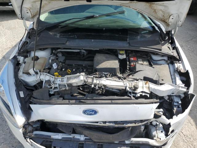 1FADP3F24JL254517 - 2018 FORD FOCUS SE WHITE photo 11