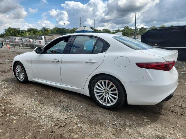 ZARFAMAN0N7652789 - 2022 ALFA ROMEO GIULIA WHITE photo 2
