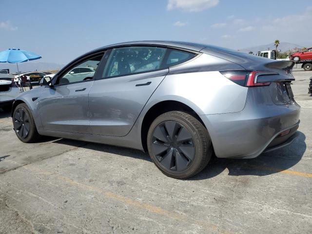 5YJ3E1EA5SF880302 - 2025 TESLA MODEL 3 SILVER photo 2