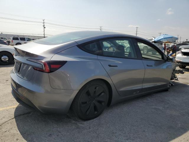 5YJ3E1EA5SF880302 - 2025 TESLA MODEL 3 SILVER photo 3