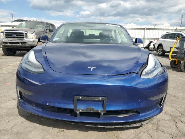 5YJ3E1EB7JF116104 - 2018 TESLA MODEL 3 أزرق صورة 5