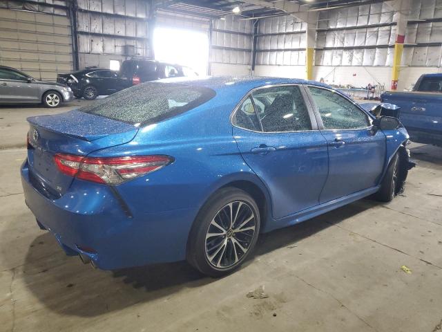 4T1B11HK8JU153622 - 2018 TOYOTA CAMRY L BLUE photo 3