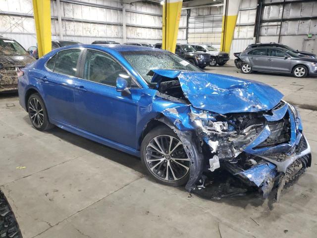 4T1B11HK8JU153622 - 2018 TOYOTA CAMRY L BLUE photo 4