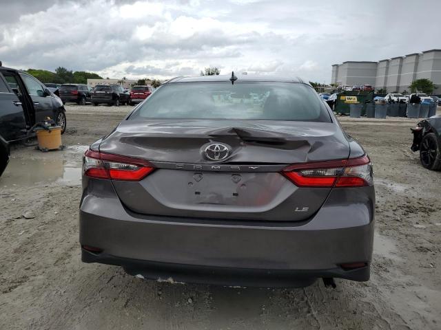 4T1C11AK6NU053197 - 2022 TOYOTA CAMRY LE GRAY photo 6