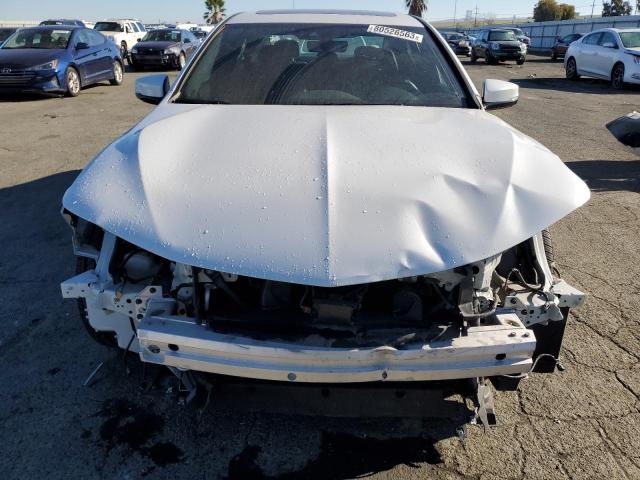 19UUB1F69KA002213 - 2019 ACURA TLX TECHNOLOGY WHITE photo 5