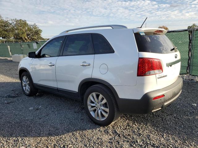 5XYKU4A27BG179106 - 2011 KIA SORENTO EX WHITE photo 2