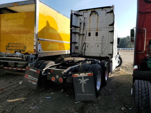 3AKJGLD50FSGB1334 - 2015 FREIGHTLINER CASCADIA WHITE photo 4