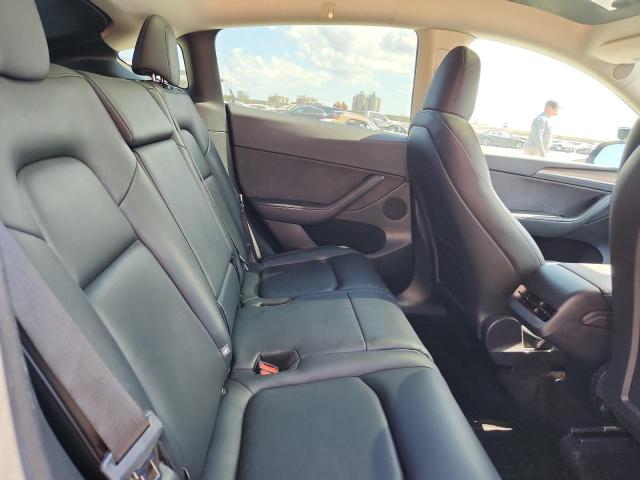 7SAYGAEE7SF245152 - 2025 TESLA MODEL Y BLACK photo 11