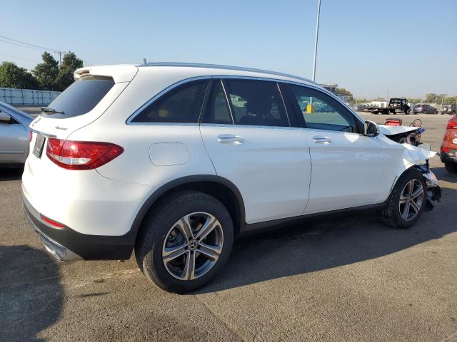 WDC0G4KB1HV011647 - 2017 MERCEDES-BENZ GLC 300 4MATIC WHITE photo 3