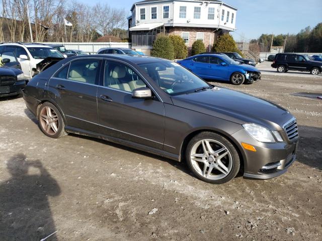 WDDHF8JB9DA720614 - 2013 MERCEDES-BENZ E 350 4MATIC GRAY photo 4