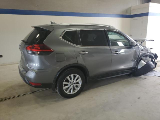 JN8AT2MVXJW346640 - 2018 NISSAN ROGUE S SILVER photo 3