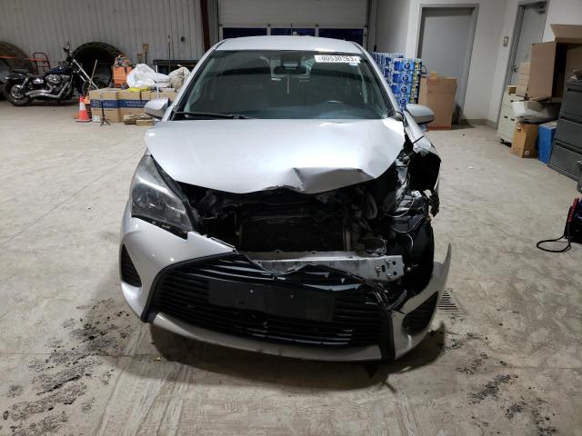 VNKKTUD39HA081170 - 2017 TOYOTA YARIS L SILVER photo 5