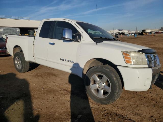 1N6AA06A95N523736 - 2005 NISSAN TITAN XE WHITE photo 4