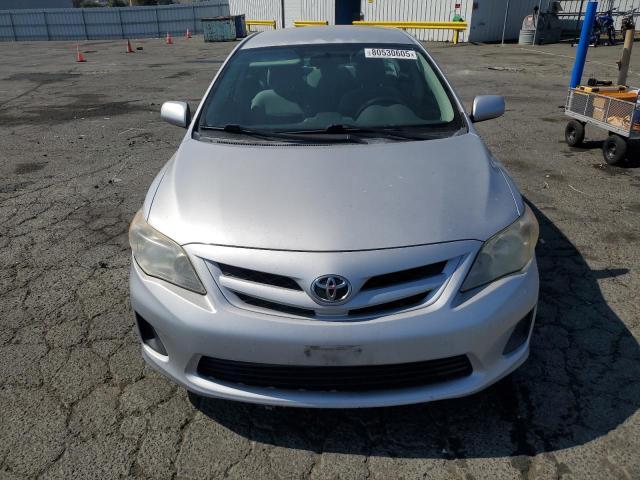 2T1BU4EE2CC808479 - 2012 TOYOTA COROLLA BASE 银色 照片 5