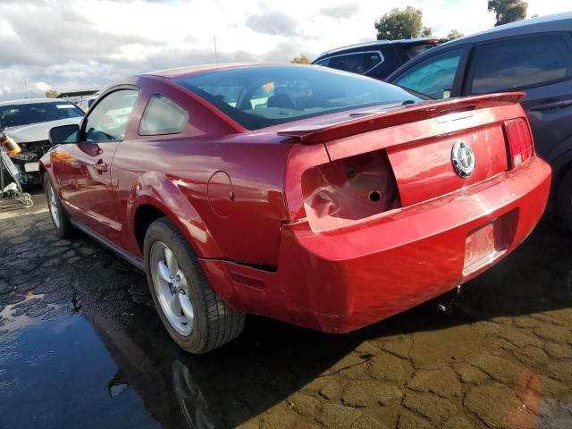 1ZVHT80N485174363 - 2008 FORD MUSTANG RED photo 2