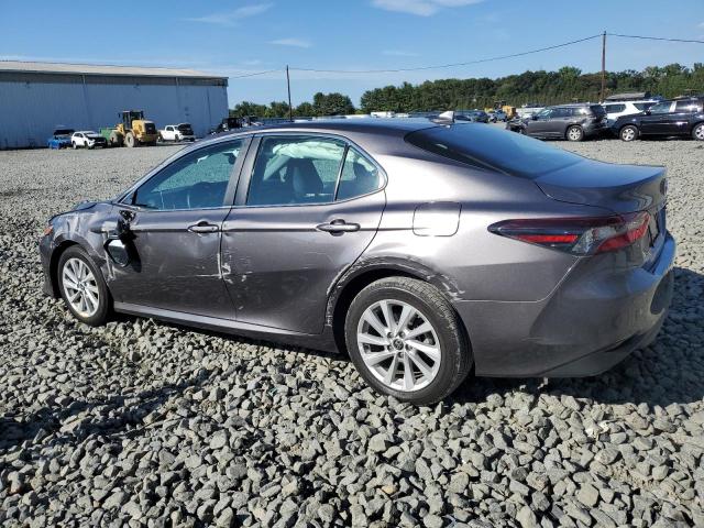 4T1R11BK3NU049147 - 2022 TOYOTA CAMRY LE GRAY photo 2