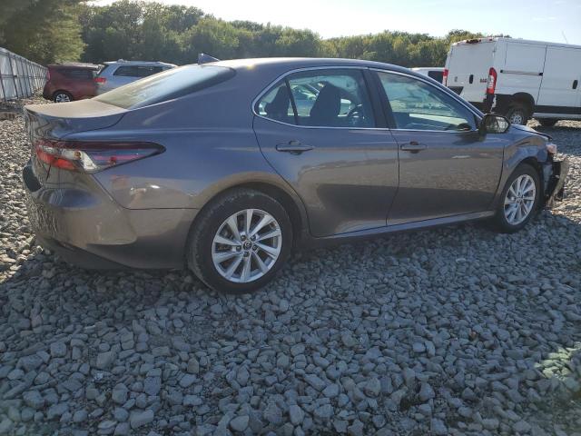 4T1R11BK3NU049147 - 2022 TOYOTA CAMRY LE GRAY photo 3