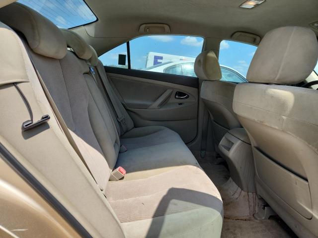 4T1BF3EKXAU051417 - 2010 TOYOTA CAMRY BASE GOLD photo 10