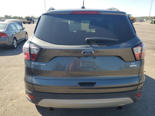 1FMCU0GD7HUD50722 - 2017 FORD ESCAPE SE 灰色 照片 6