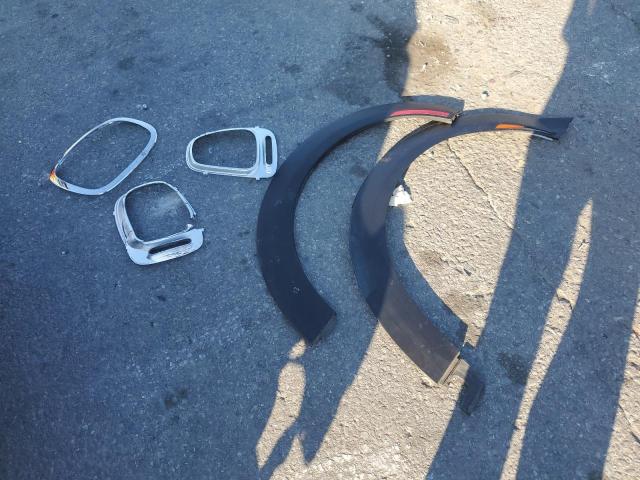 WMWXP5C52J2G62392 - 2018 MINI COOPER BEIGE photo 12