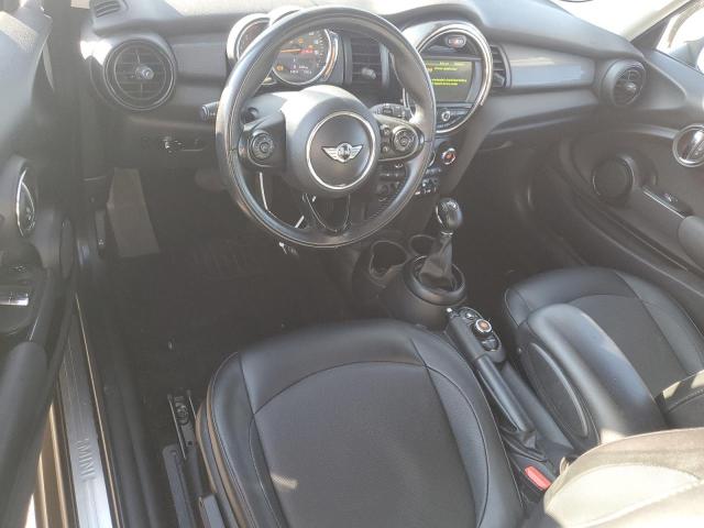 WMWXP5C52J2G62392 - 2018 MINI COOPER BEIGE photo 8