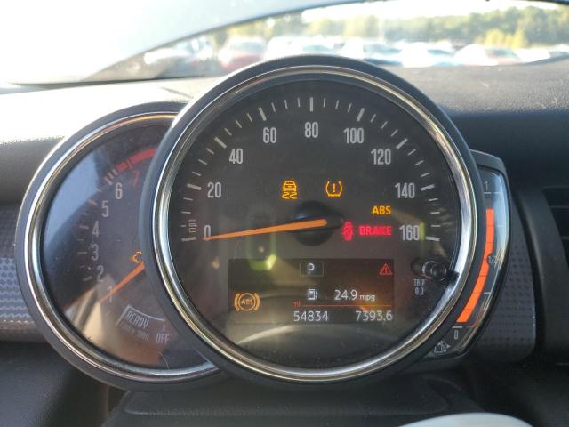 WMWXP5C52J2G62392 - 2018 MINI COOPER BEIGE photo 9