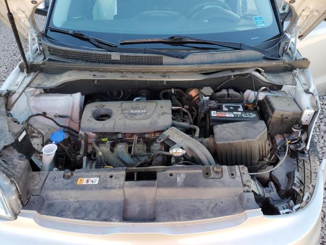 KNDJN2A23H7458751 - 2017 KIA SOUL SILVER photo 11