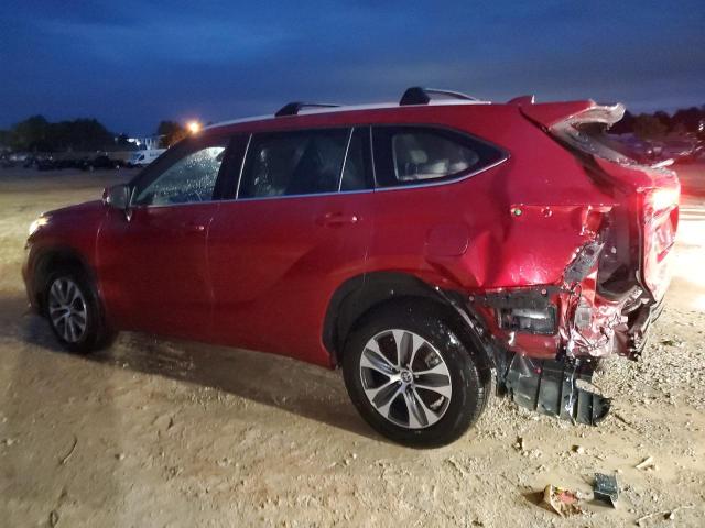 5TDGZRAH3NS125494 - 2022 TOYOTA HIGHLANDER XLE RED photo 2